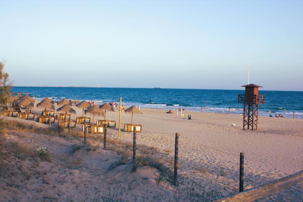 Muy Cerca De La Playa. Primera Linea. Apartamento Rota Exterior foto