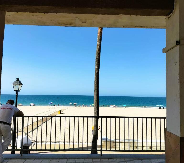 Muy Cerca De La Playa. Primera Linea. Apartamento Rota Exterior foto