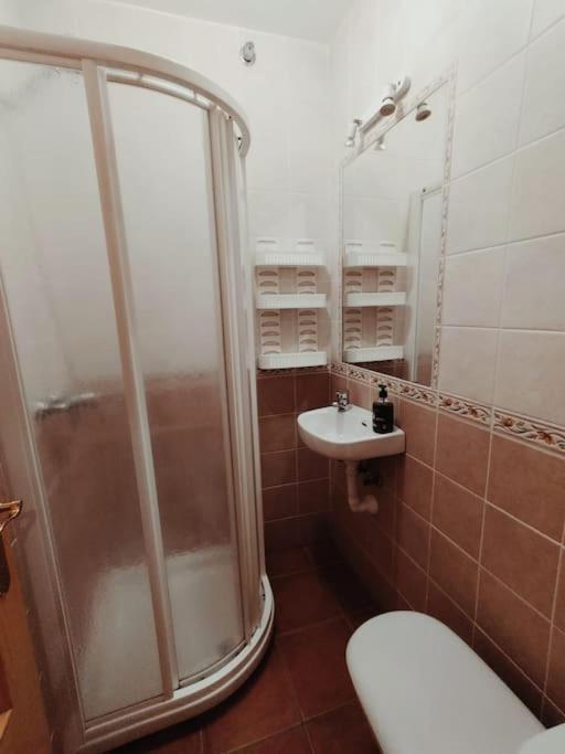Muy Cerca De La Playa. Primera Linea. Apartamento Rota Exterior foto